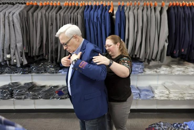 J. Robert’s Menswear Finds the Right Fit on Janesville's North Side